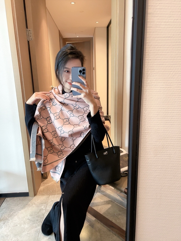 ブランドマフラー正面デザイン